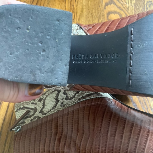Freda Salvador Boots, size 8 US - Picture 5 of 5
